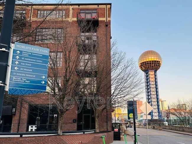 Photo - 1060 Worlds Fair Park Dr