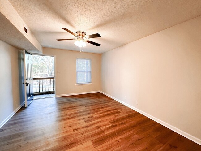 Photo - 470 Martha Ln Unidad E