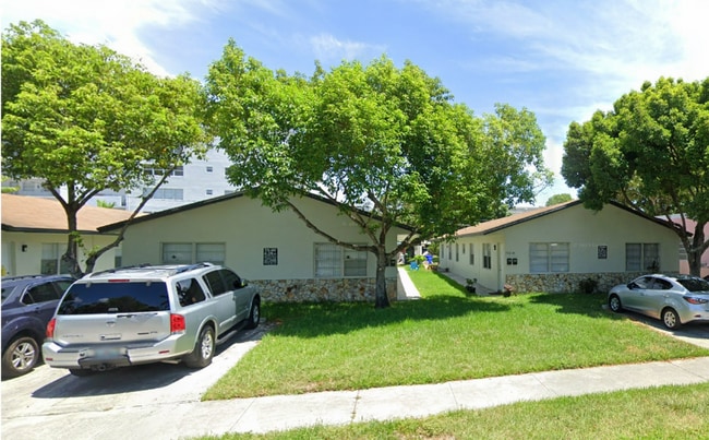 Building Photo - 1705 Adams St Rental