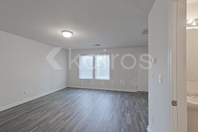 Photo - 234 Fox Chase Wy