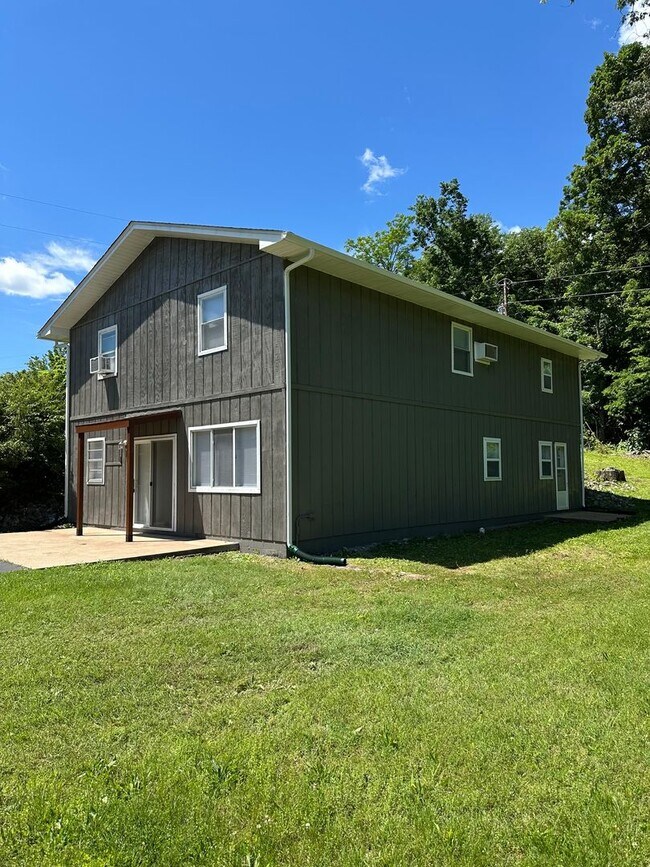 Photo - 3 Bed 1 Bath in Grand Rivers Unidad 630 Jennings Road