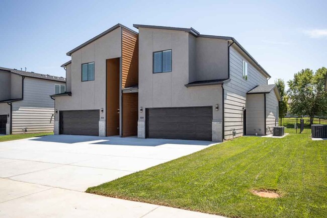 Building Photo - 3554 N Tyler Ct