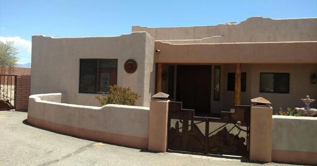 Spacious 4BR House in Tucson - Spacious 4BR House in Tucson