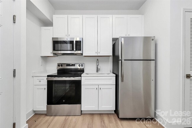 Photo - 3515 Markland Dr Unit 106