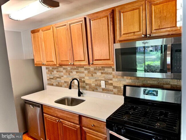 Photo - 12307 Braxfield Ct Unit 3