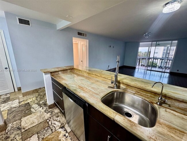 Photo - 900 NE 12th Ave Unit 501