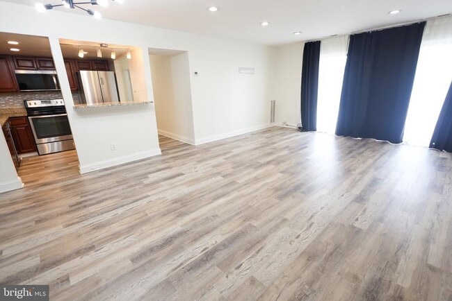 Photo - 10107 Prince Pl Unit 304