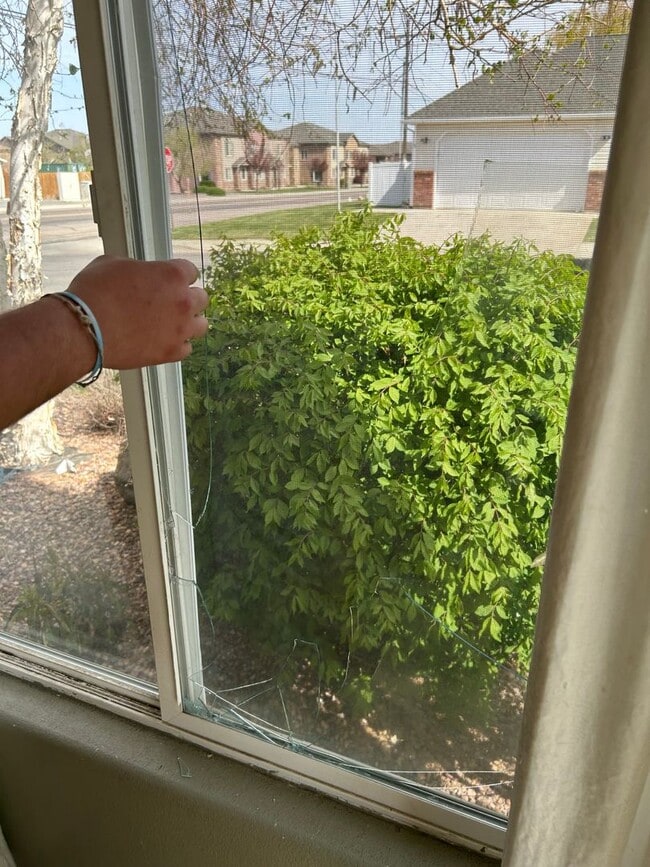 Building Photo - Three bedroom, 2.5 bath townhome