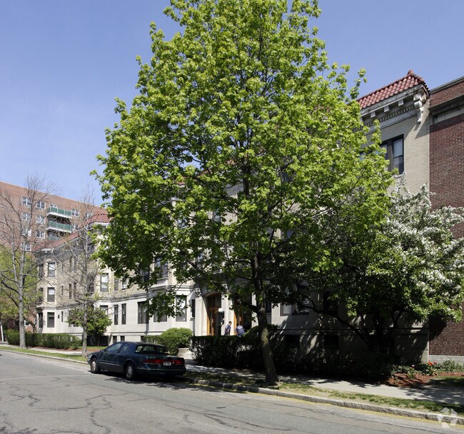 Freeman / St. Paul Apartments