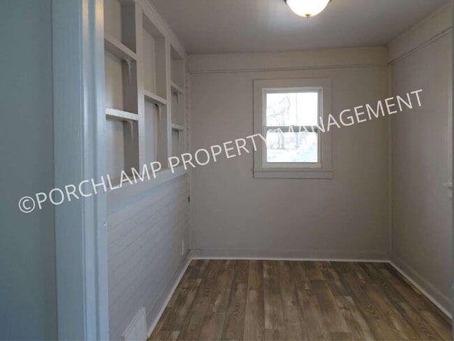 Photo - 403 E Broadway Ave