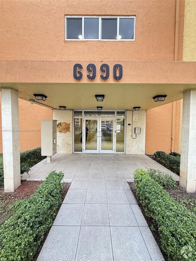 Building Photo - 6990 NW 186th St Unit 4-215A Rental