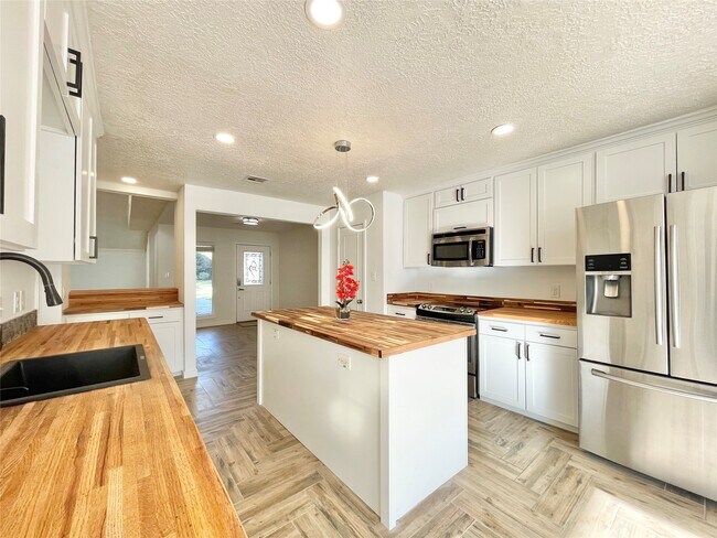 Photo - 707 Center Hill Dr