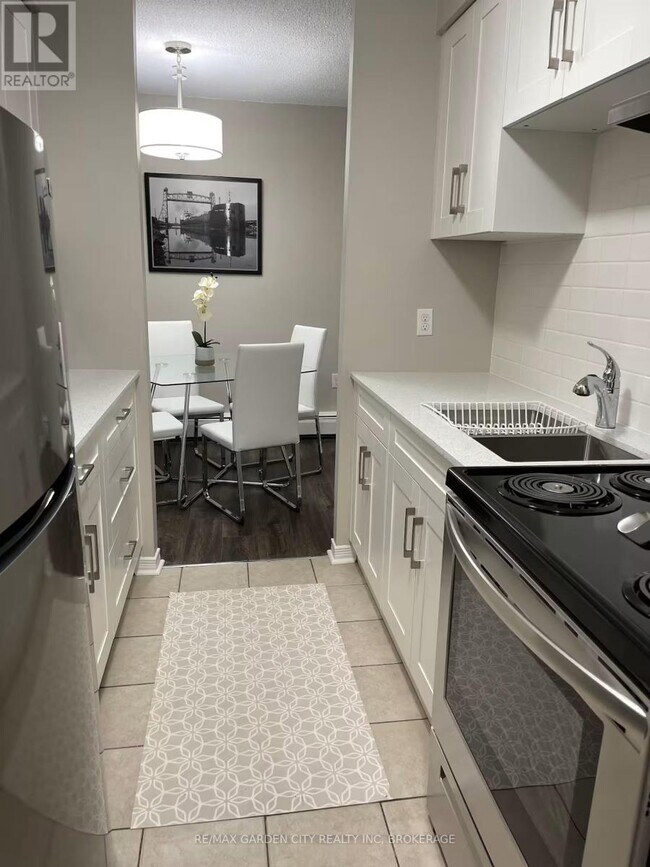 Photo - 151 Plymouth Rd