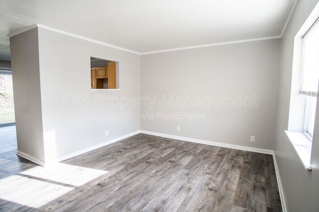 Photo - 115 Louella Dr