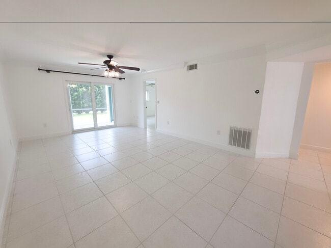 Photo - 154 Cypress Way E Unidad Apt 3