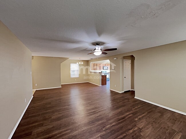 Photo - 9239 Pacific Maple