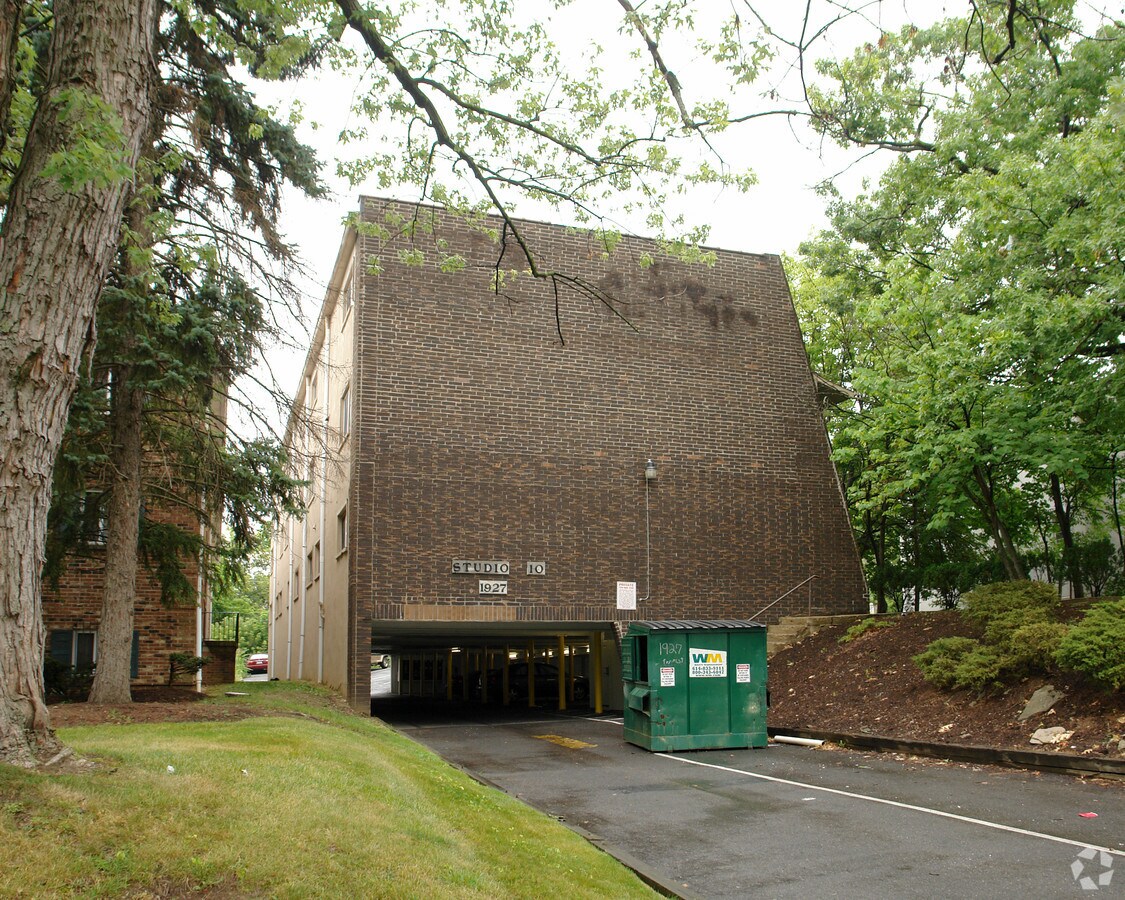 Photo - 1927 Indianola Ave