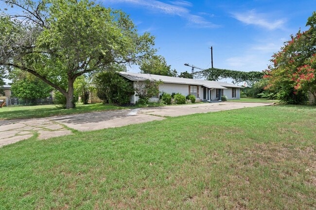 Photo - 2712 St Edwards Cir Unit B