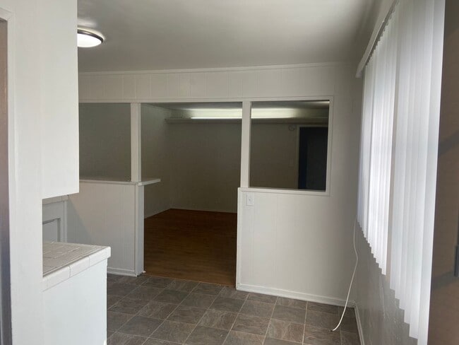 Photo - Randall Apartments Unidad D