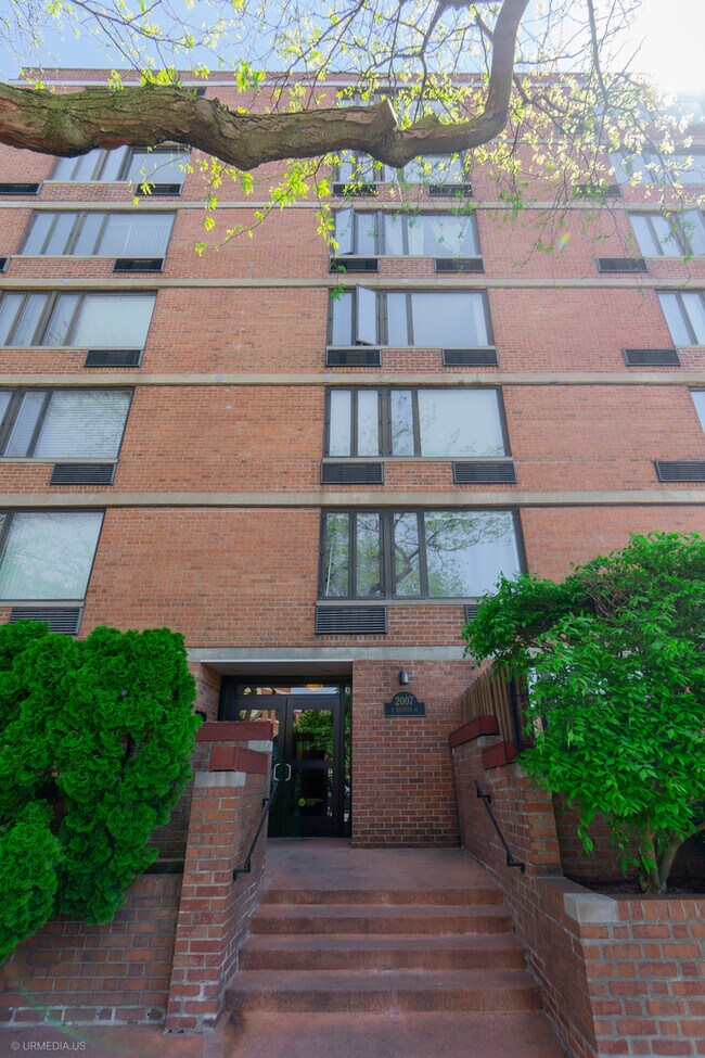 Photo - 2007 N Sedgwick St Unit 202