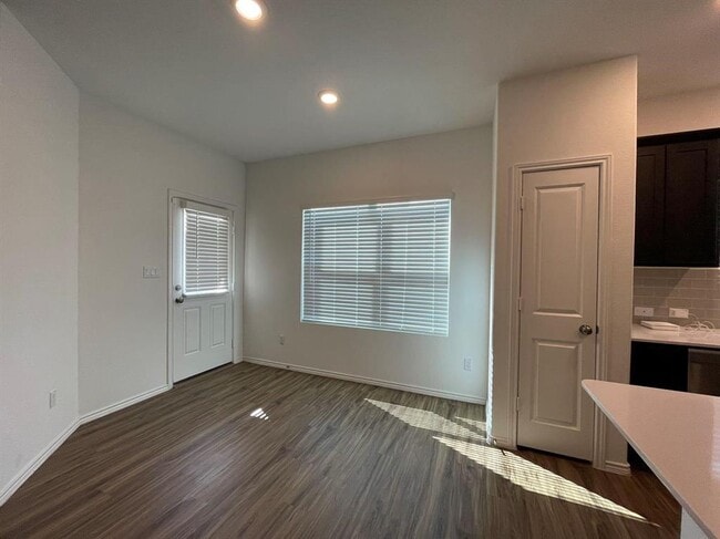 Photo - 1625 Woolsey Wy