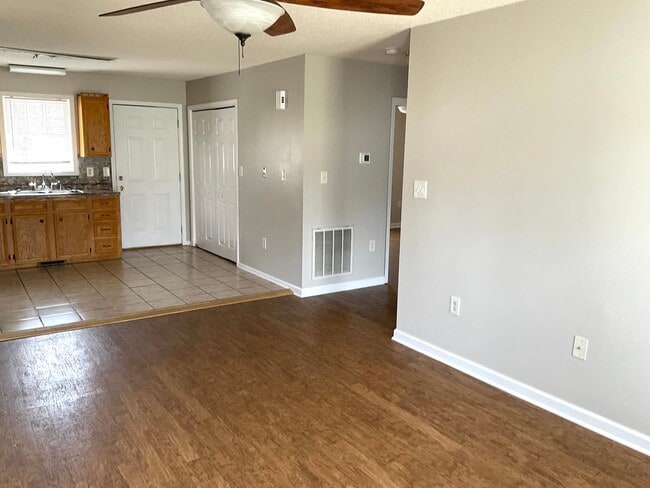 Photo - 382 TURNER St