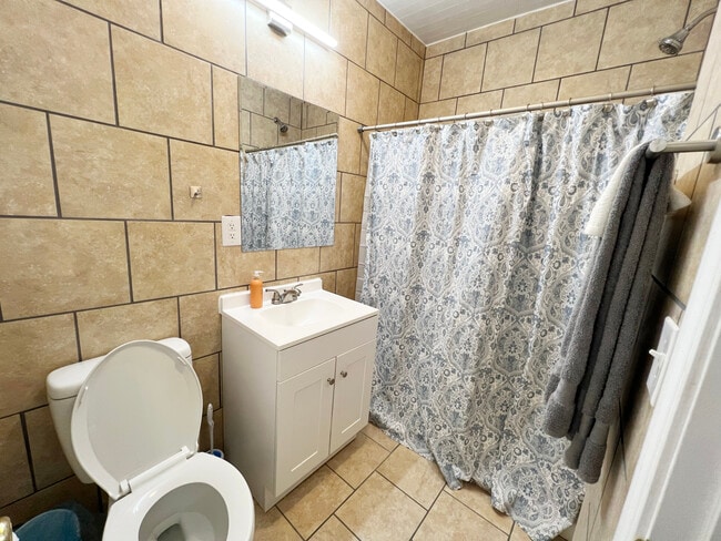 Photo - 817 Ferdinand Ave SW Unit 4