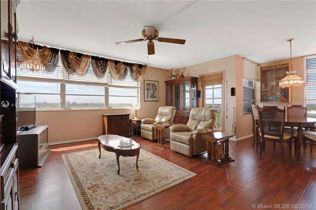 Photo - 1351 NE Miami Gardens Dr