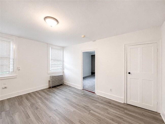 Photo - 17 Thayer St