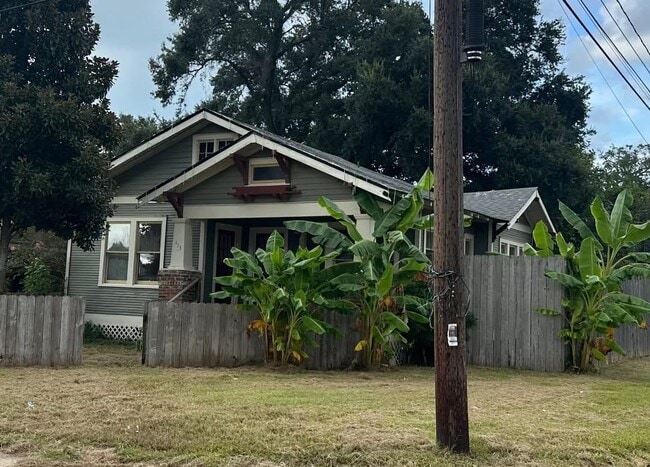 Building Photo - 113 Texas St