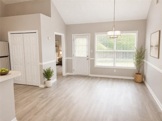 Photo - 865 McDonough Rd