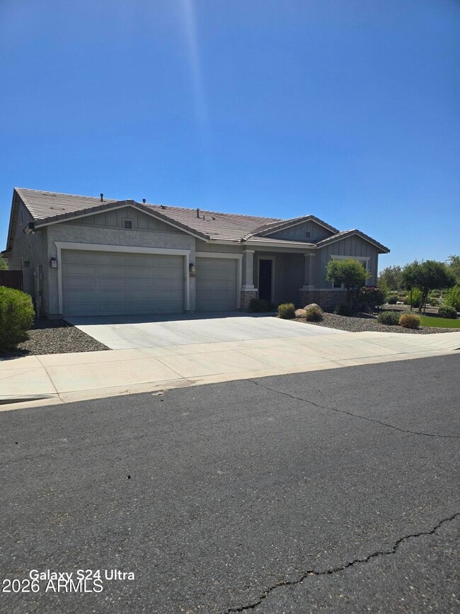 Photo - 5605 N 189th Dr