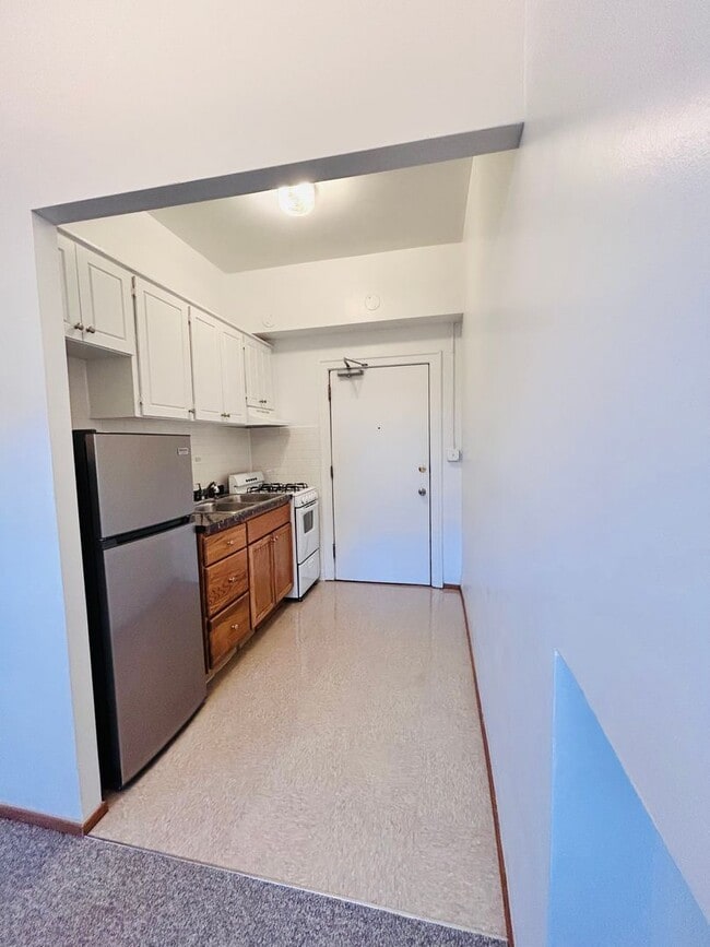Photo - Winthrop Manor Apartments