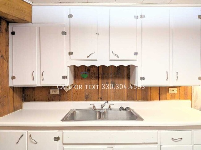 Building Photo - 5011 Settlers Trce Unit 7