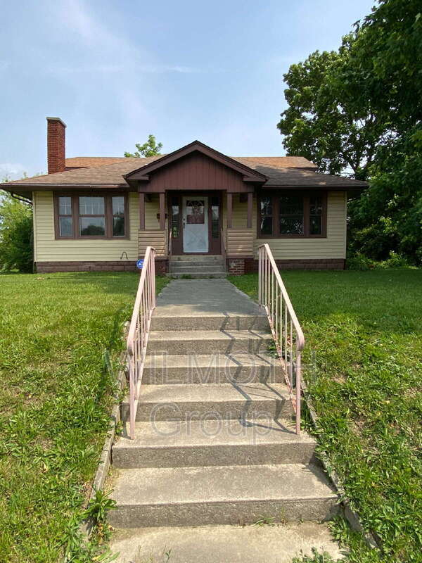 Photo - 1000 E 8th St House