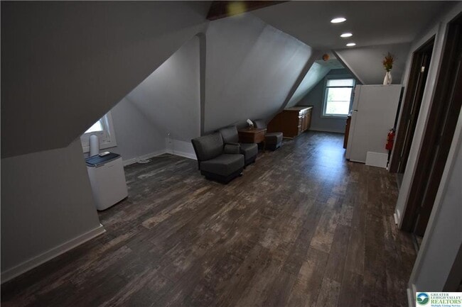 Photo - 201 Cattell St