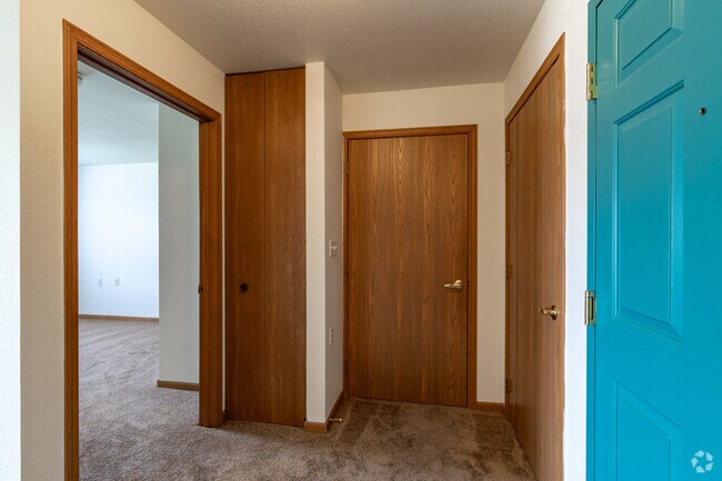 1BR, 1BA - 564SF - The Meadows of Southgate - a 55+ Community