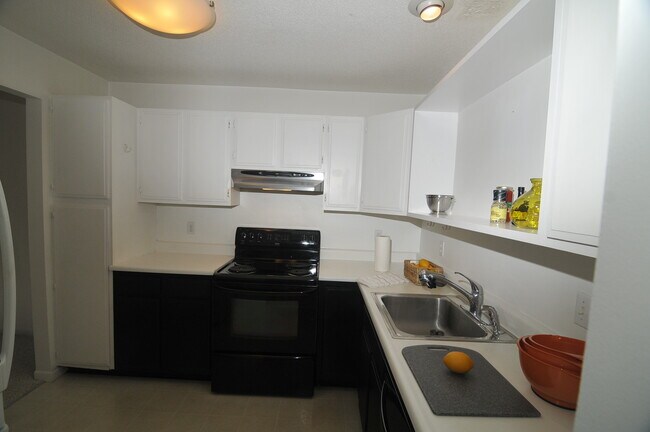 Photo - 15 Hawthorne Cir Unit 15