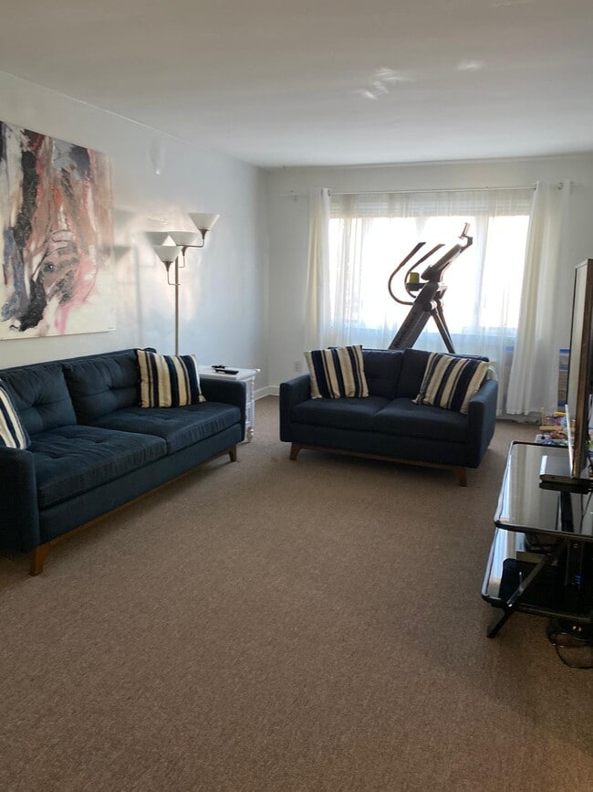 Photo - 6154 70th St Unidad 2