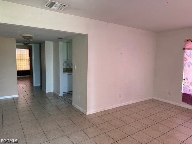 Photo - 1131 S Loop Blvd
