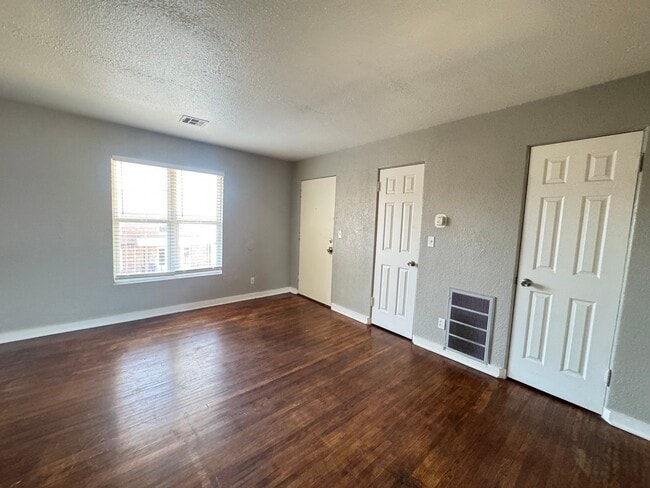 Photo - 2030 NW 25th St Unidad 4