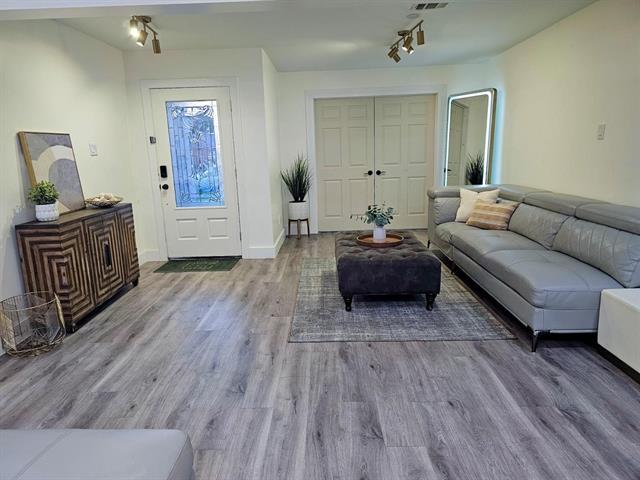 Photo - 7810 Creek View Dr
