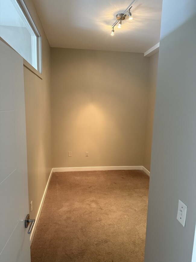 Photo - 99 W Main St Unidad 306