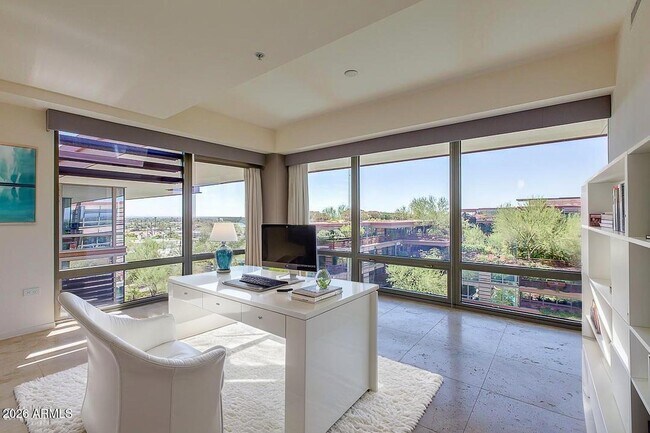 Building Photo - 7161 E Rancho Vista Dr Unit 7003