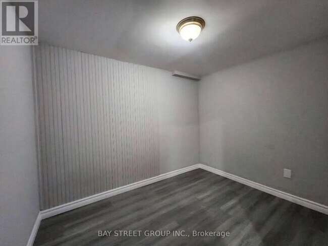 Photo - 80 Larksmere Ct