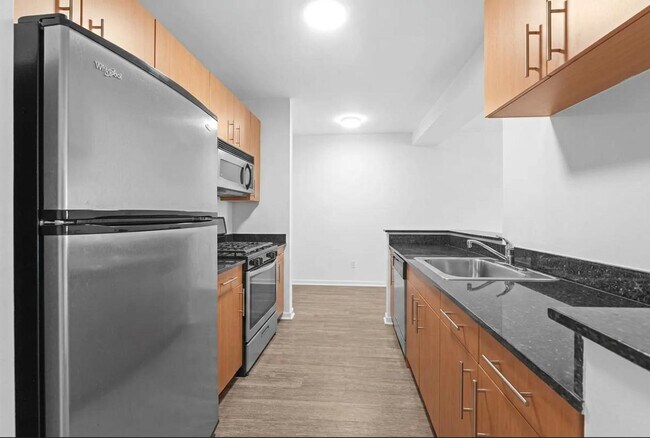 Photo - 167 E 71st St