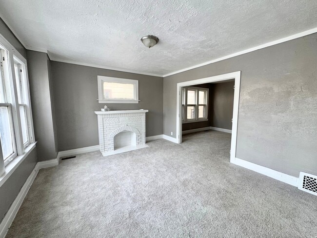 Photo - 4011 Beniteau St