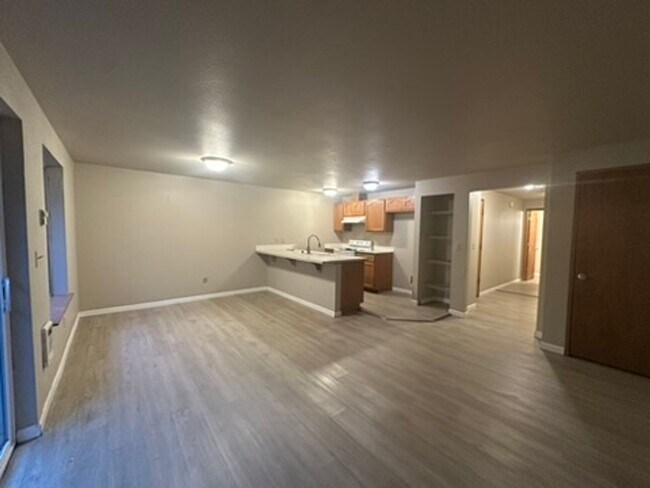 Photo - SEA Lin- 1612/1614 Unit 1614