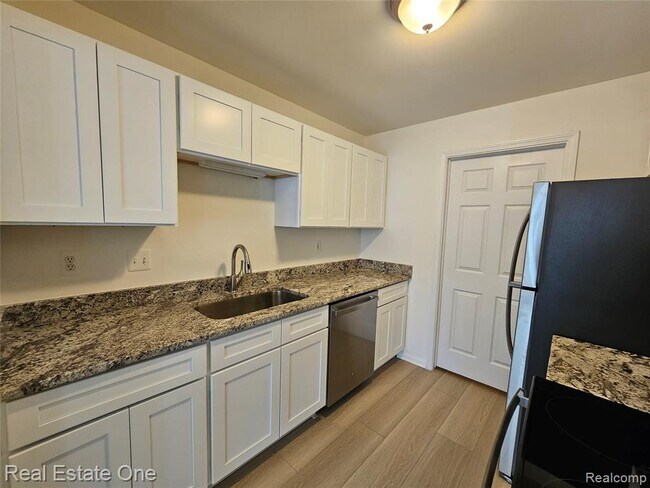 Photo - 56401 Scotland Blvd