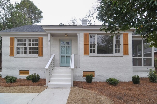 Beautiful 3 bedroom/2 bath house in highly desirable Shandon location! Available June 2026! - Beautiful 3 bedroom/2 bath house in highly desirable Shandon location! Available June 2026!